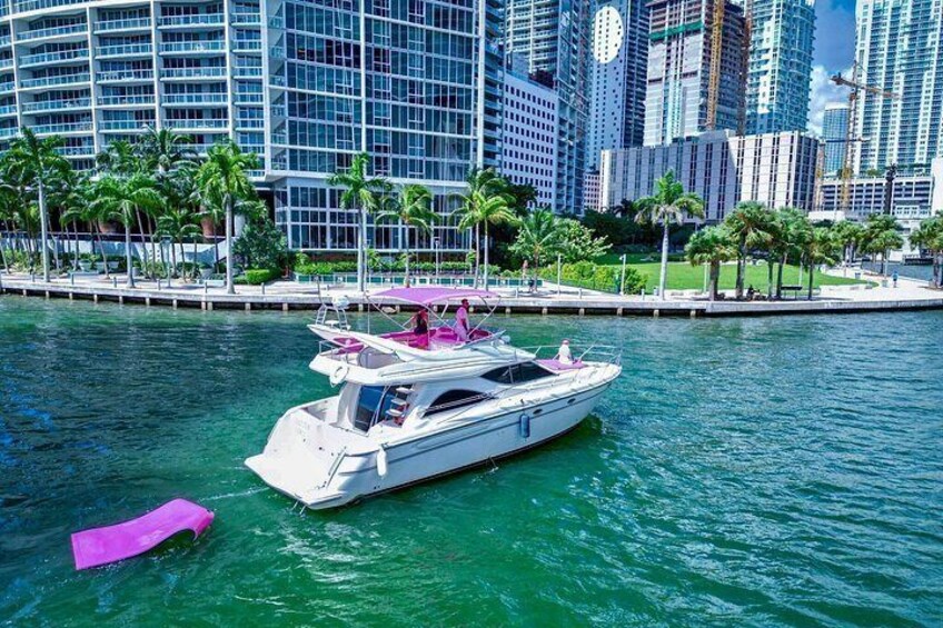 50ft Pink Yacht and 2 Jetkis Included Charter in Miami 3