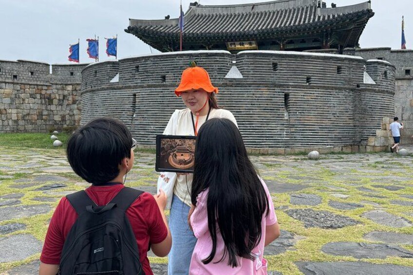 UNESCO Suwon Hwaseong Fortress Wall Hiking Tour with Expert Guide 3