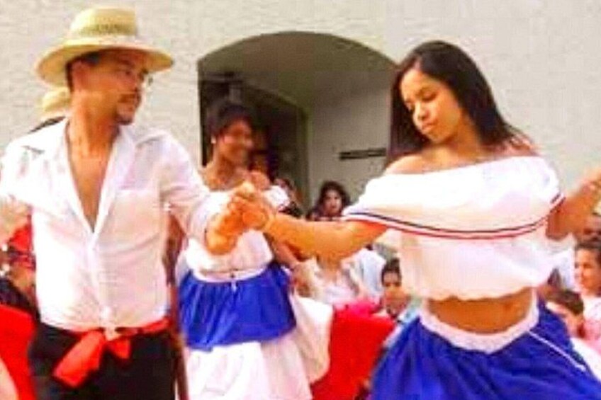 Couples Private Bachata and Salsa Dance Classes in Santo Domingo 5
