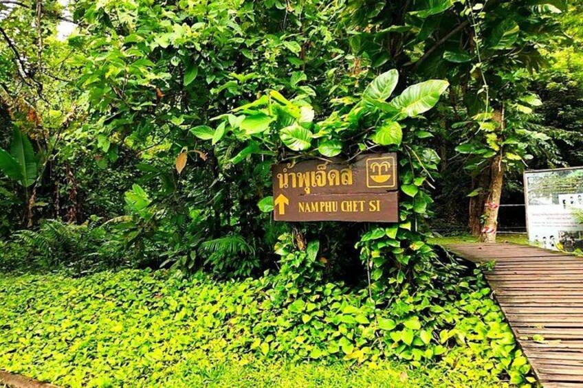Sticky Waterfall and Mae Ngat Boat Tour from Chiang Mai 2