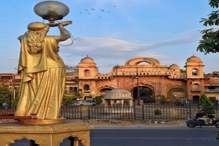 Lucknow: Cultural Walking Tour with Local Snacks (Guided Tour) 3