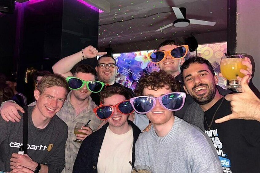 Pub Crawl Valencia: Bars, Free Shots & Club Entry 2