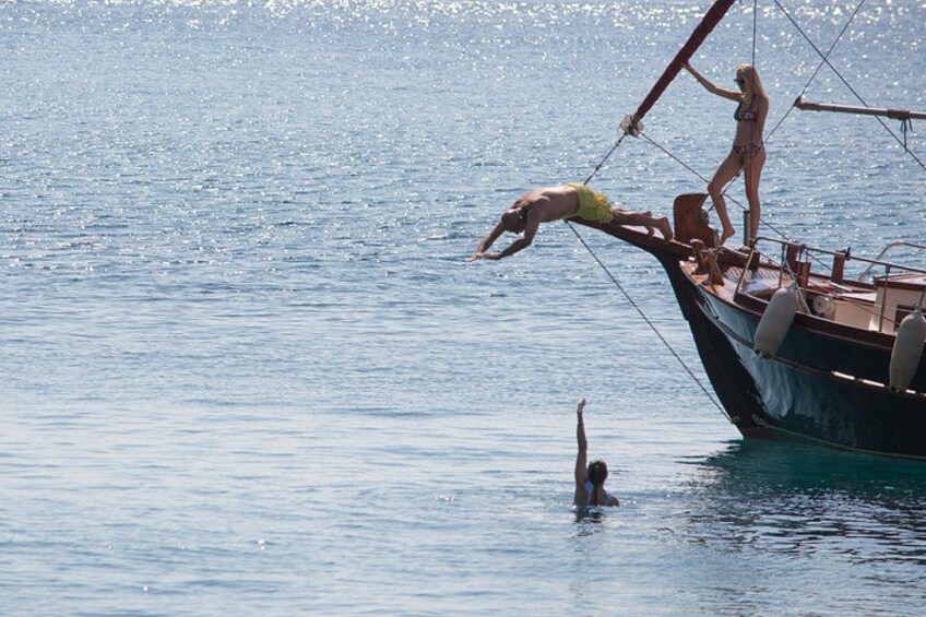 Sunset Cruise Athens Riviera – Half Day Swimming&BBQ onBoard 4