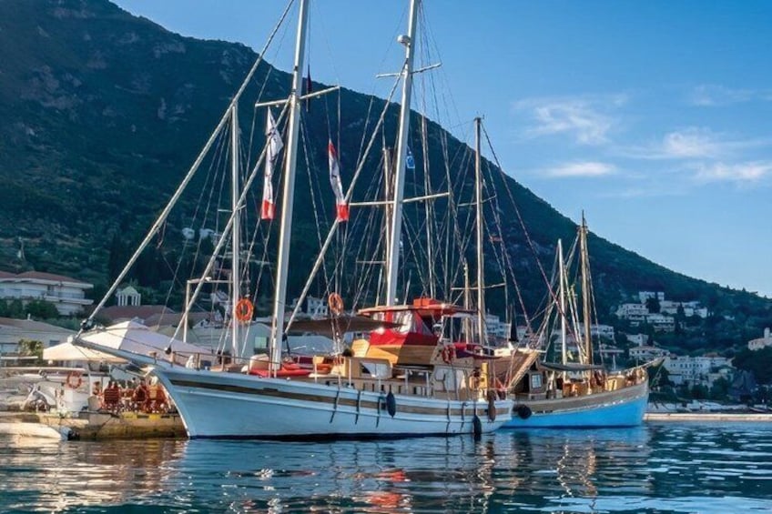 Sunset Cruise Athens Riviera – Half Day Swimming&BBQ onBoard 4