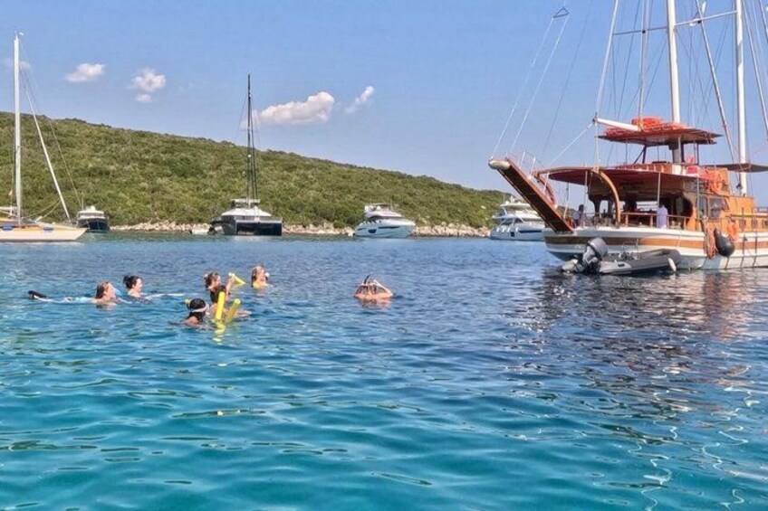 Sunset Cruise Athens Riviera – Half Day Swimming&BBQ onBoard 2