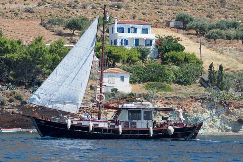 Sunset Cruise Athens Riviera – Half Day Swimming&BBQ onBoard 4