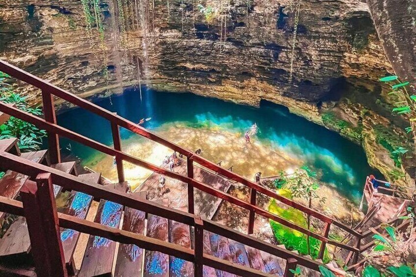 Chichen Itza Deluxe Tour with Mayan Buffet and Cenote Chichikan 5