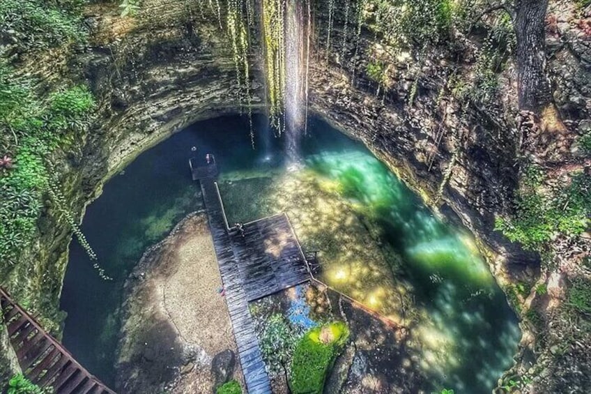 Chichen Itza Deluxe Tour with Mayan Buffet and Cenote Chichikan 2