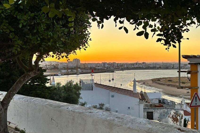 Historic Walk in Ferragudo 3