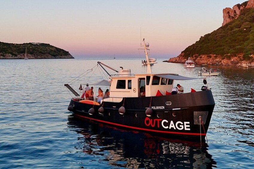 Golfo Aranci private tour 3h: dolphins, aperitif and historic yacht 2