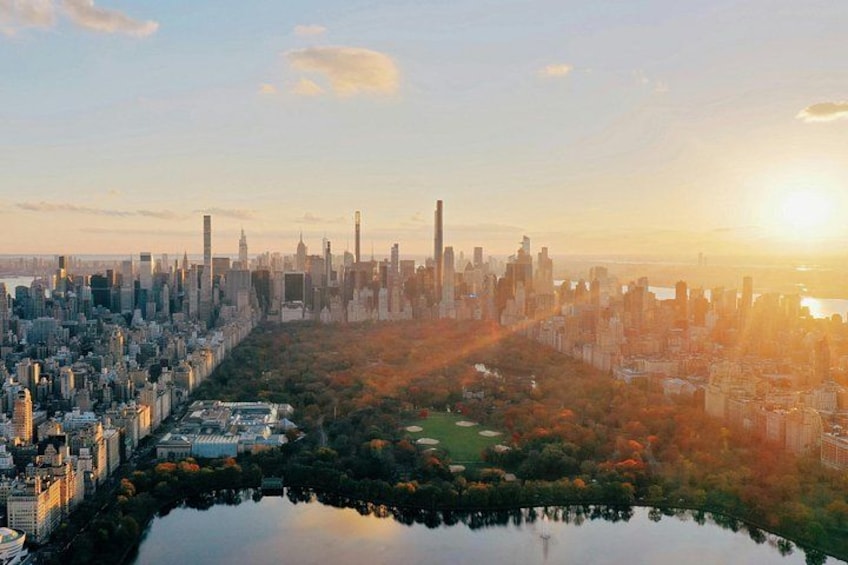 Central Park is more than a green space at the center of New York. It’s a timeless stage for history, art, and everyday life. 5