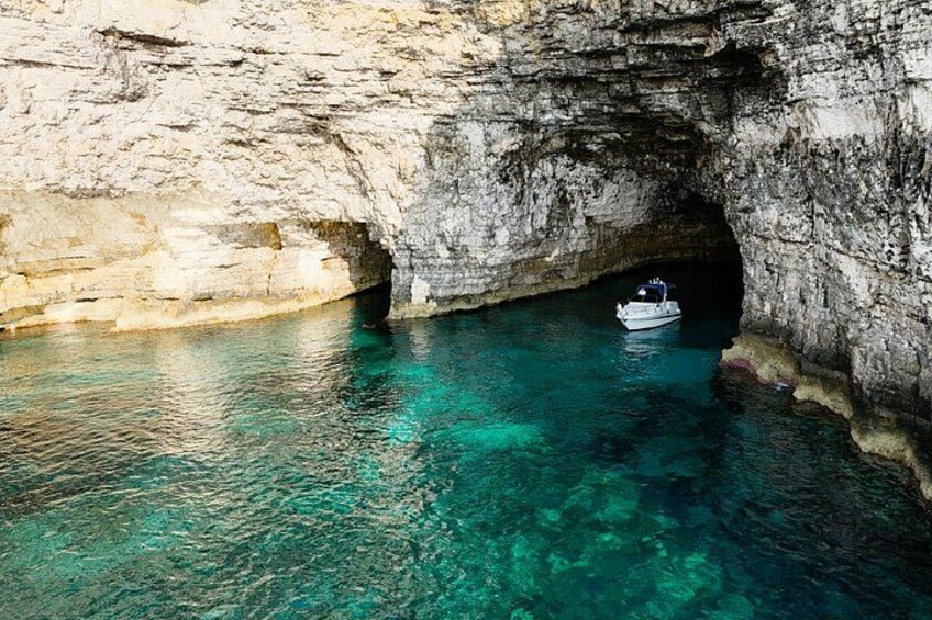 Private Boat Charter Blue Lagoon Crystal Lagoon Comino and Gozo 4