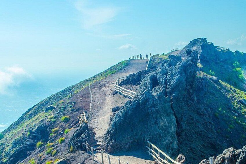 Skip-the-Line Mt Vesuvius Crater Visit from Naples or Pompeii 3