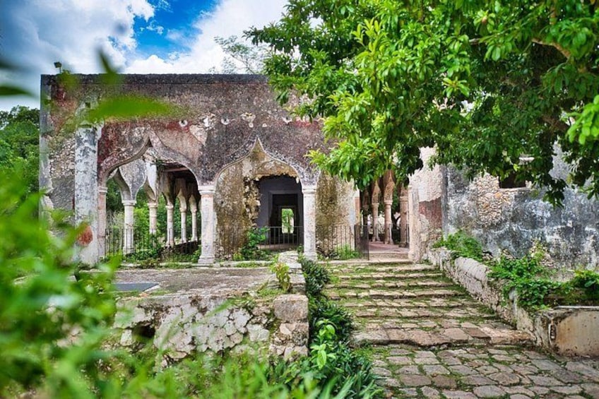 Uxmal and Hacienda Mucuyché: A Journey to the Heart of the Mayan World 5