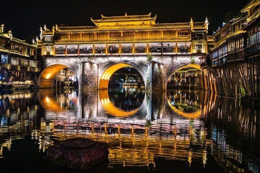 Day & Night Half-Day Tour | Furong Town+Fenghuang Ancient Town 1