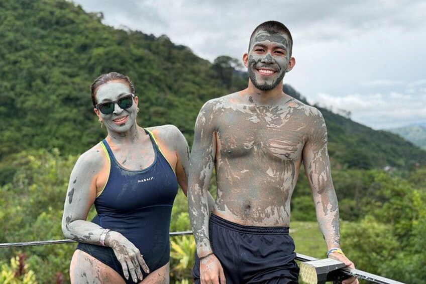 In an environment where nature heals and renews, our tourists surrender to the ancient power of mineral clay. 2