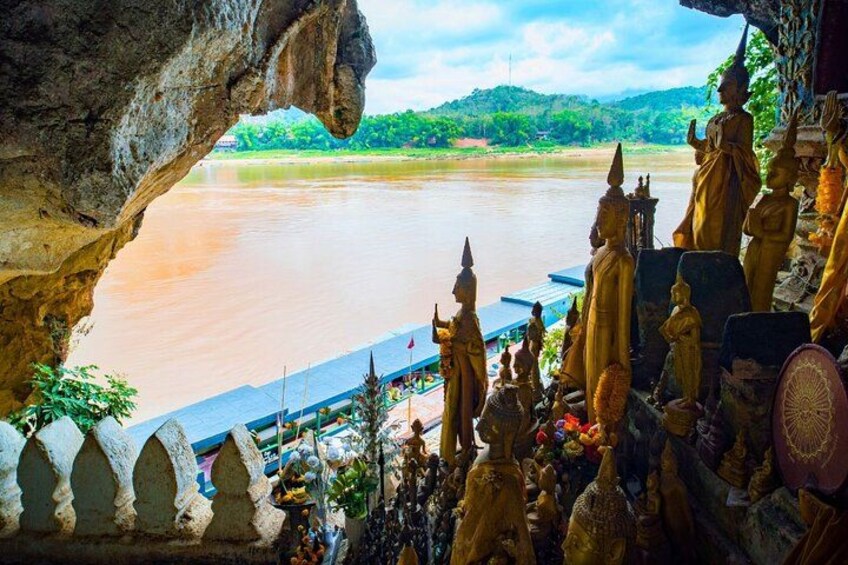 Luang Prabang Alm Giving, Temples and Pak Ou Caves Private Tour 3