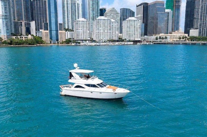50ft Yacht and 2 Jetkis Included Charter In Miami Harkland 2