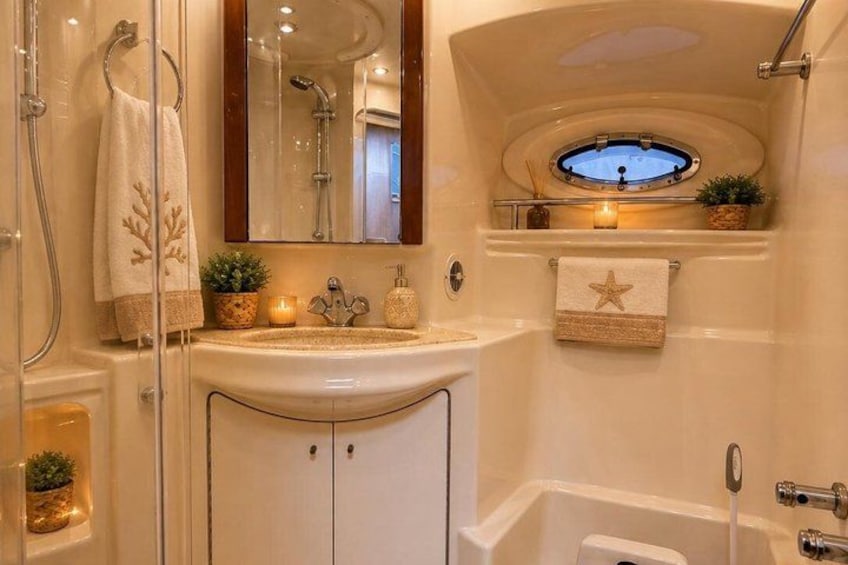 50ft Yacht and 2 Jetkis Included Charter In Miami Harkland 5