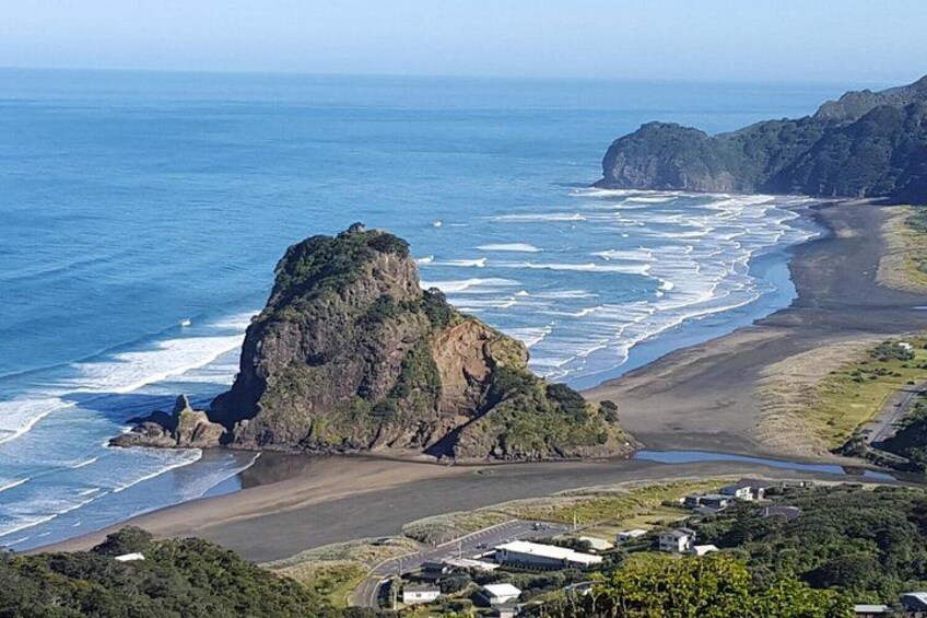 BLACK SAND - PIHA BEACH 1