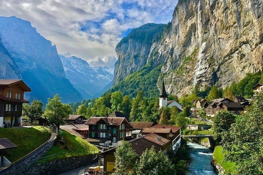 From Lucerne: Swiss Alps, Lauterbrunnen, Beatus Caves Small Group 1