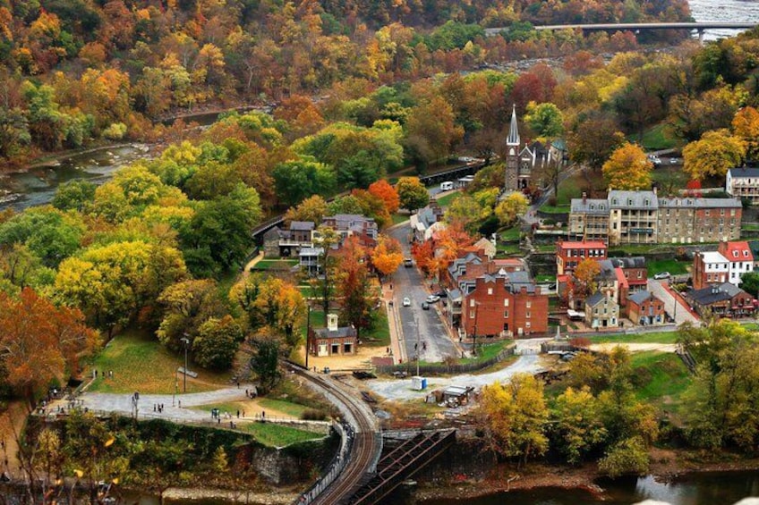 The town stands where the Potomac and Shenandoah Rivers meet, and the Applachian Trial passes through the center. 3