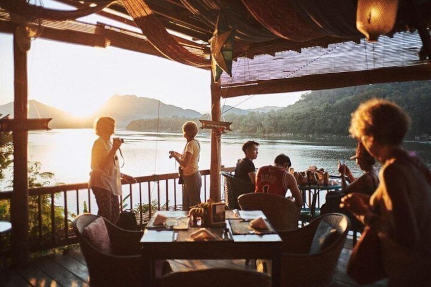 Luang Prabang Mekong Sunset Cruise and Night Market Private Tour 4