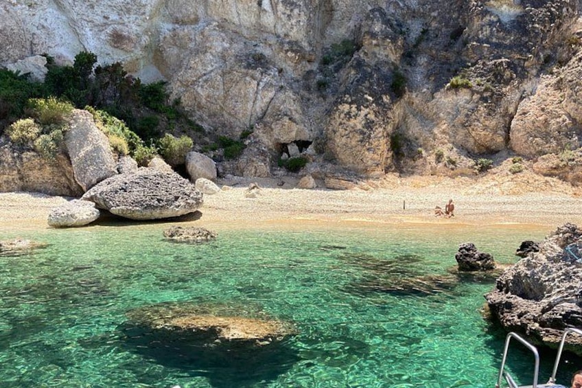 Boat tour island of Ponza 1