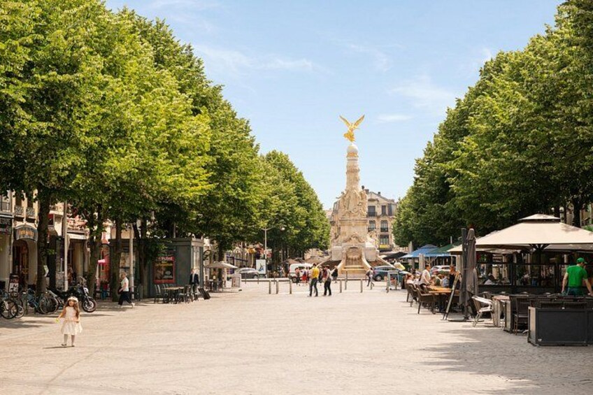 Reims: City Walk with Audio Guide in 7 Languages on your Phone 3
