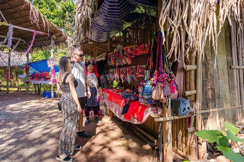 White, Black, Blue Temples & Golden Triangle Tour From Chiang Mai 5