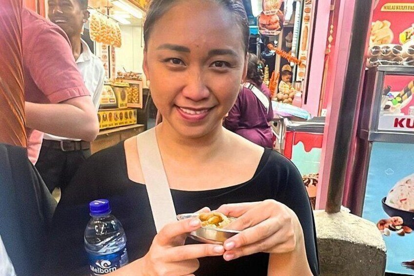 Mumbai Street Food & Beach Tour with 10+ Tastings 5