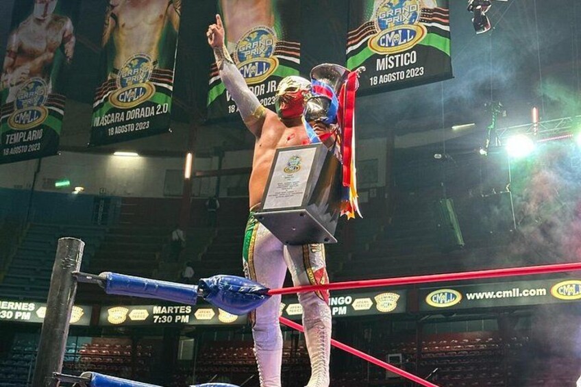 Celebrate victory from the top ranks: excitement, culture and Mexican tradition 2