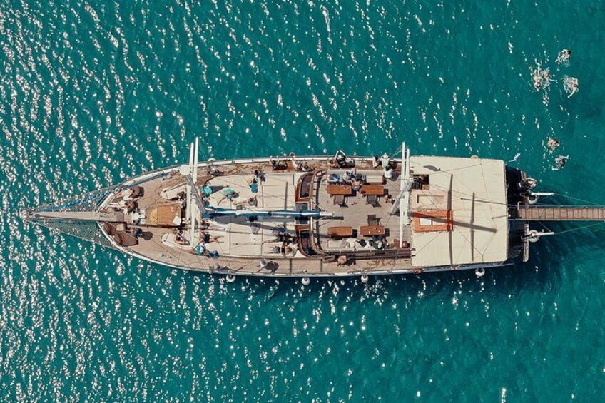 Athens cruise: Agistri, Moni, Aegina with lunch & drinks included 1