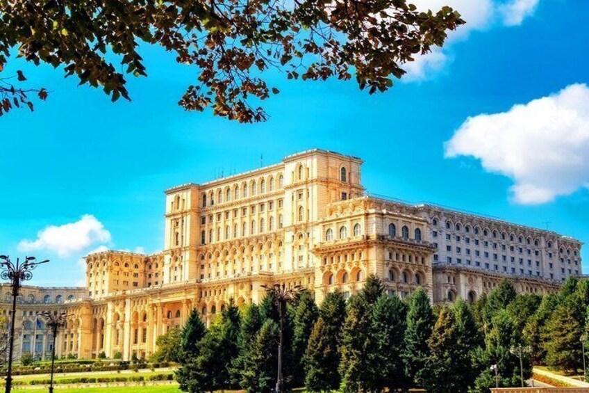 Bucharest City Pass: Parliament, Old Town & Dracula's Castle 2