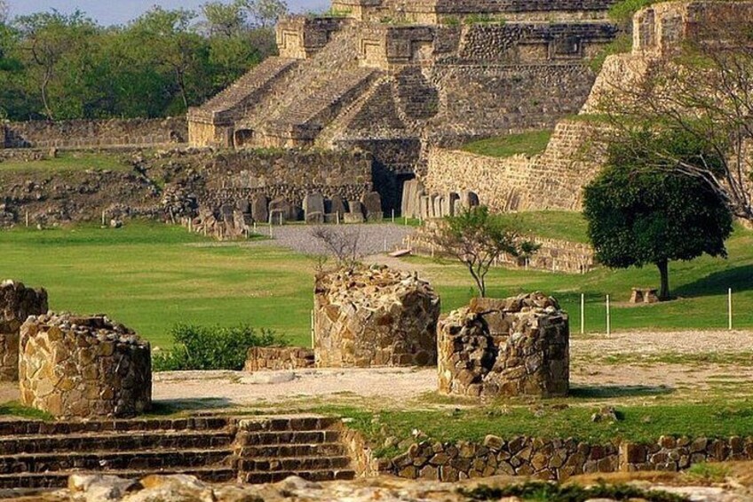 Monte Alban, Ancestral Mezcal, Alebrijes and Black Mud Tour 2