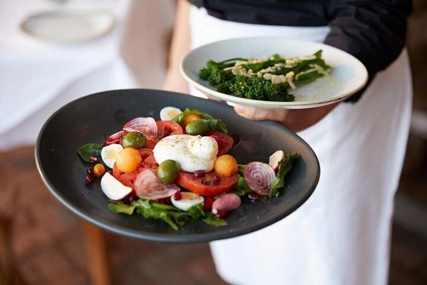 Fine dining, the Hunter way—locally sourced, beautifully plated, and made to be paired with wine. 4