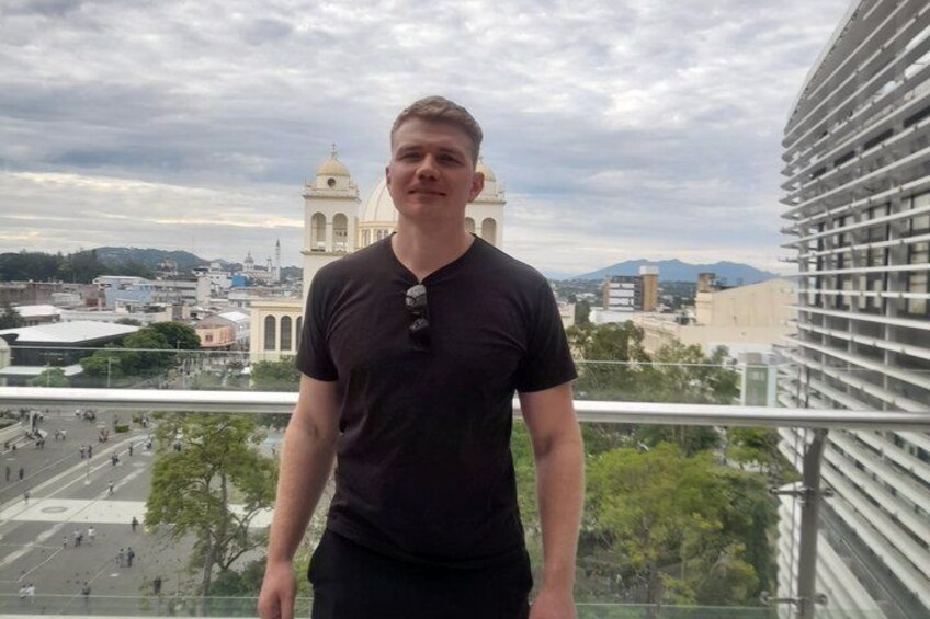 Sightseeing old town San Salvador with Hugo's City Tour 3