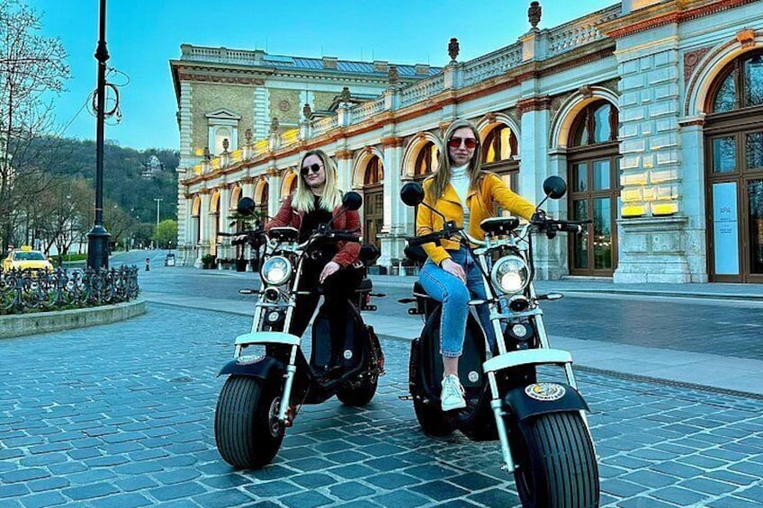 Monster Bike Sightseeing Tour – City Budapest on Electric Rollers 5