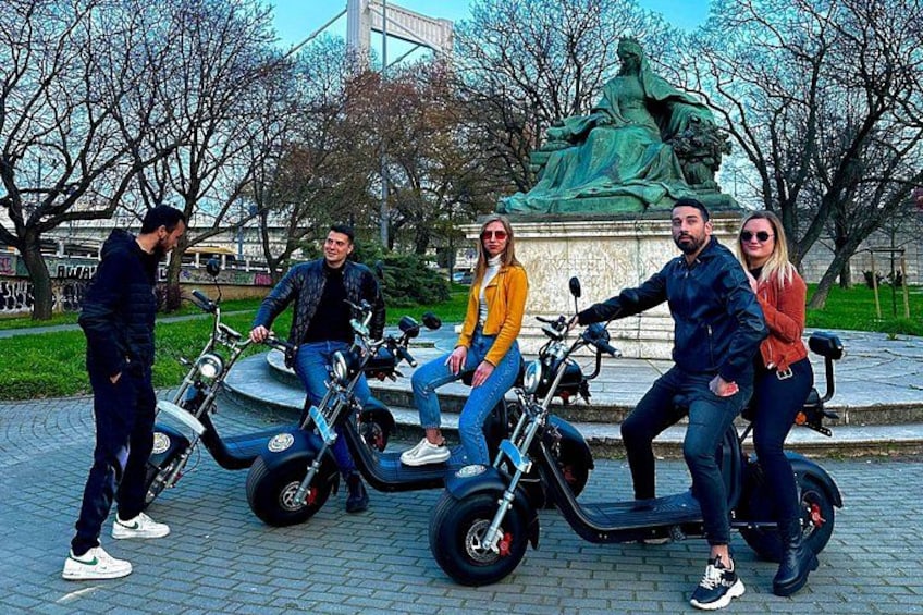 Monster Bike Sightseeing Tour – City Budapest on Electric Rollers 3