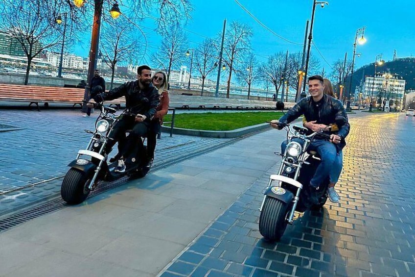 Monster Bike Sightseeing Tour – City Budapest on Electric Rollers 2