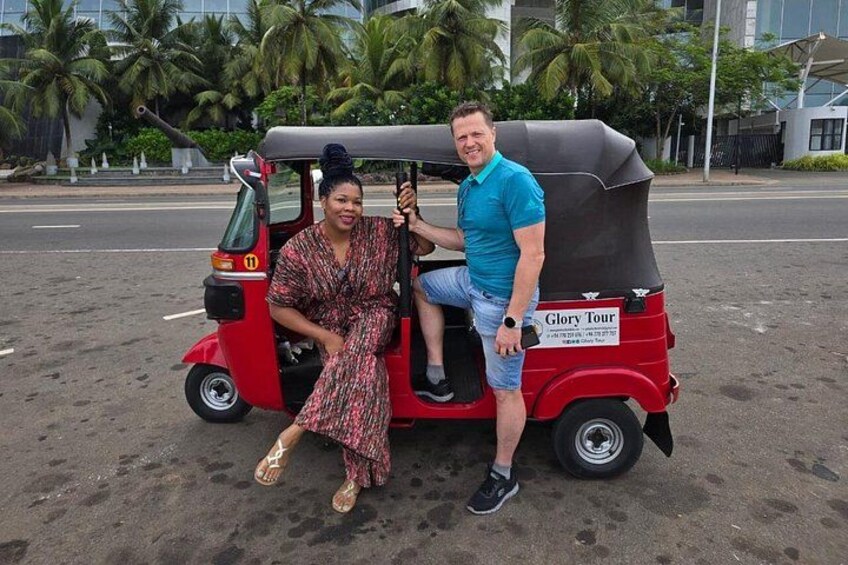 Tuk Tuk Safari Capital Colombo (Food and Entry Fees) Including 4