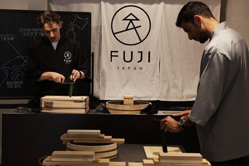 Traditional Japanese Knife Sharpening Class in Tokyo [EN OK!] 3