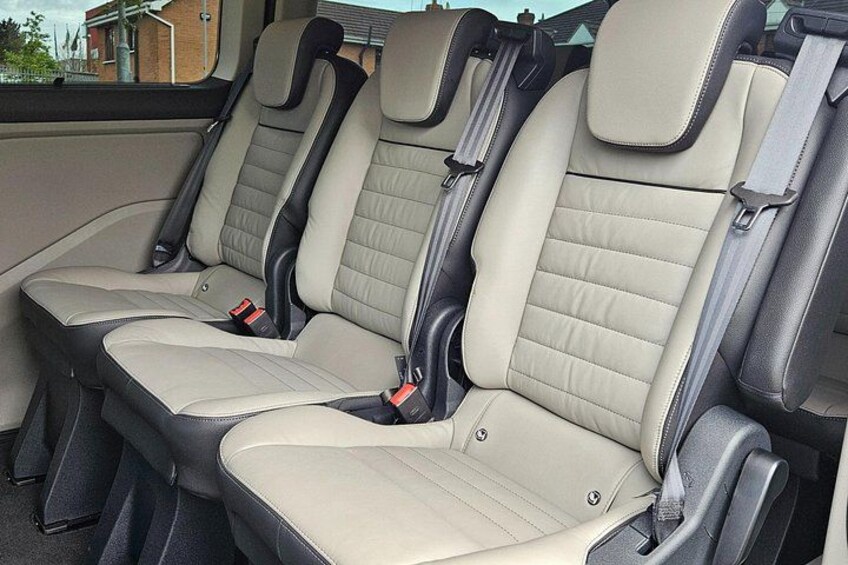 Luxury Transport 1 - 7 Passengers 3