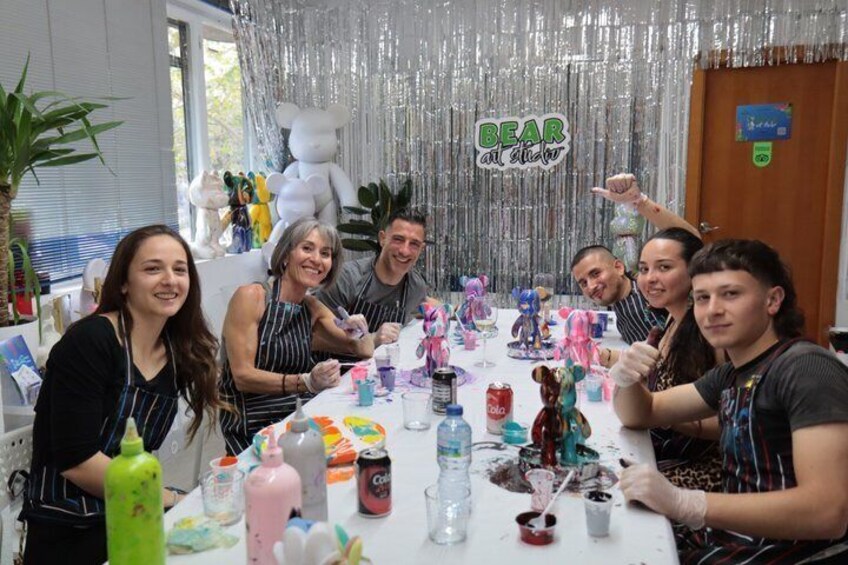 Fluid Art Workshop – Create Your Own Art Alicante Bear Art Studio 1