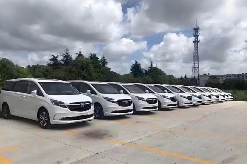 Chongqing Private Transfer Airport Train Station Hotel Luxury Car 4
