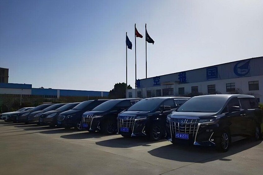 Chongqing Private Transfer Airport Train Station Hotel Luxury Car 4