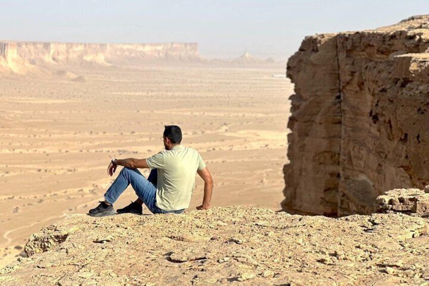 Short 3-Hour Second Edge of the World Tour: Darb Al-Manjour Trail 1