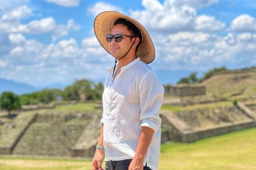 Monte Alban, Alebrijes, Teotitlan, Mezcal and Tule Tree Tour 4