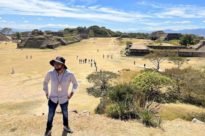 Tour : Monte Alban, Alebrijes, Teotitlan, Mezcal and Tule Tree 4