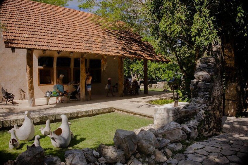Uxmal and Hacienda Mucuyché transfer included 2
